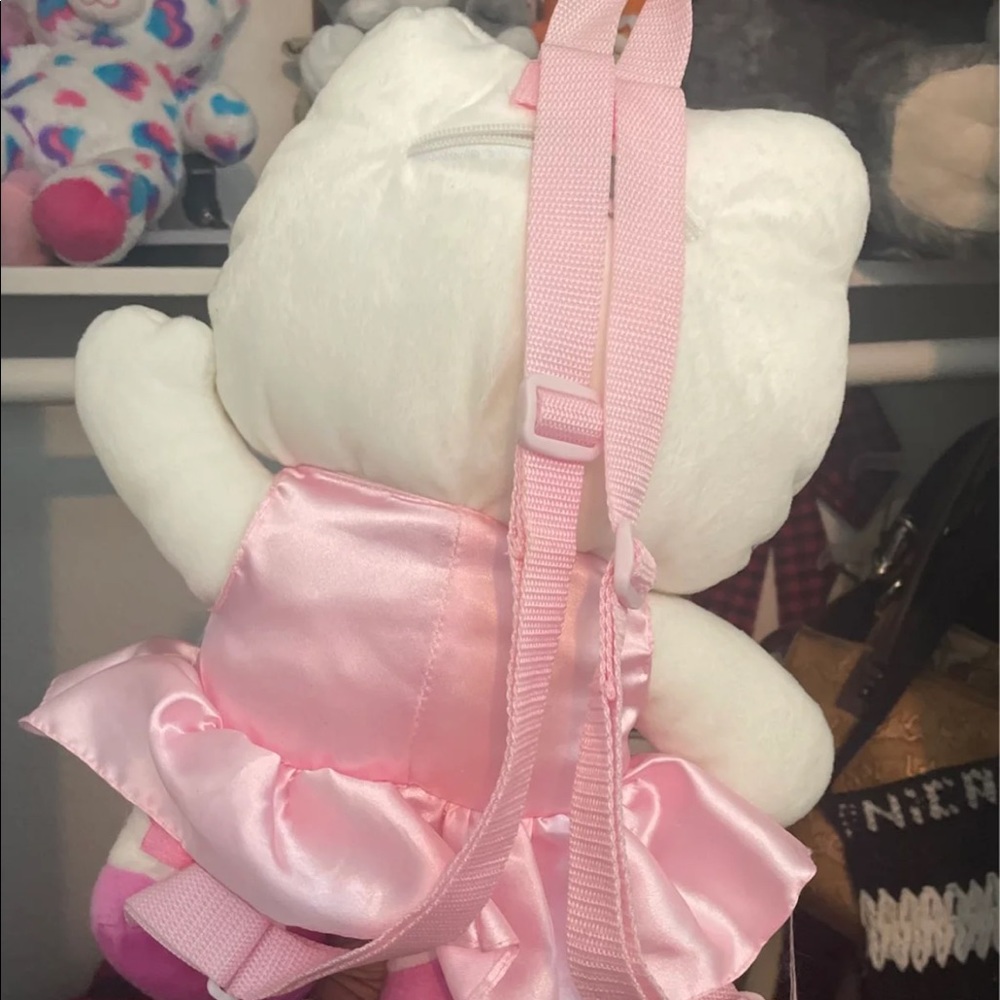 Hello Kitty - Picture 2 of 2
